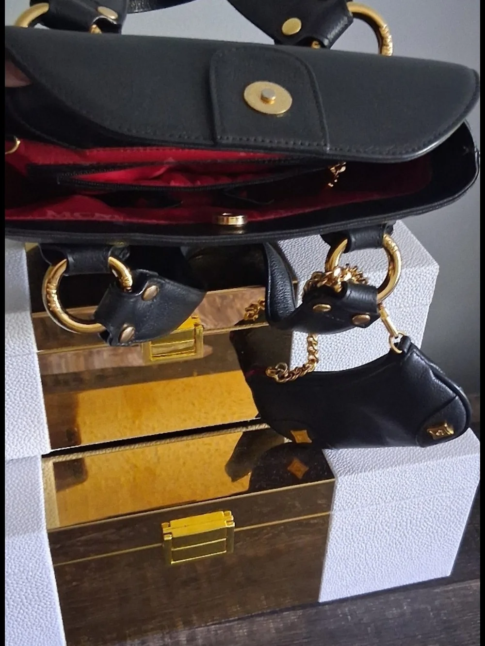 💯Authentic MCM Black Leather Shopper Tote with Wallet & Coin Pouch